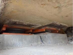 橋梁、橋底、支座、調(diào)平鋼板